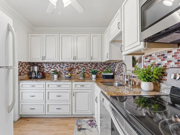 2191 NE 1st Court #202, Boynton Beach, FL 33435