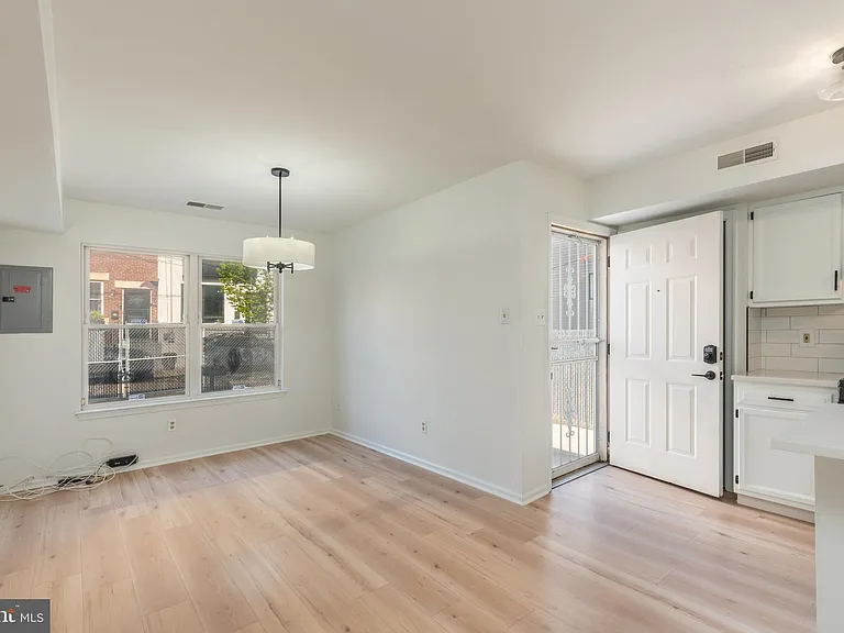 1330 N Hancock St — Photo 18