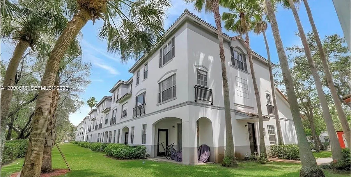 Villas De Tuscany Condo — Photo 2