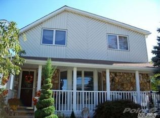 262 Kalb Pl, Franklin Square, NY 11010