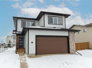 12 SE Trinity St, Lacombe, AB T4L0K9
