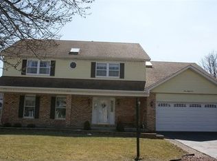 982 Merrimac Cir, Naperville, IL 60540