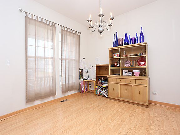 5th image of 25101 Rockwell Ln