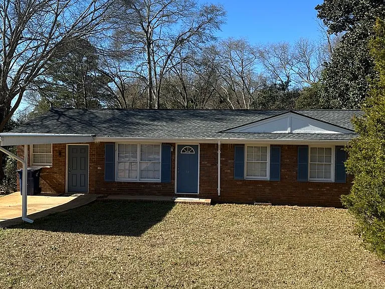51 Lawanna Dr — Photo 1