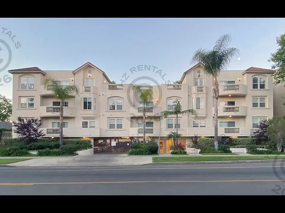 12140 Moorpark St #108