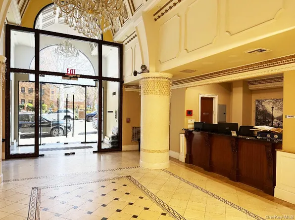 63-36 99th street  #4H, Rego Park, NY 11374