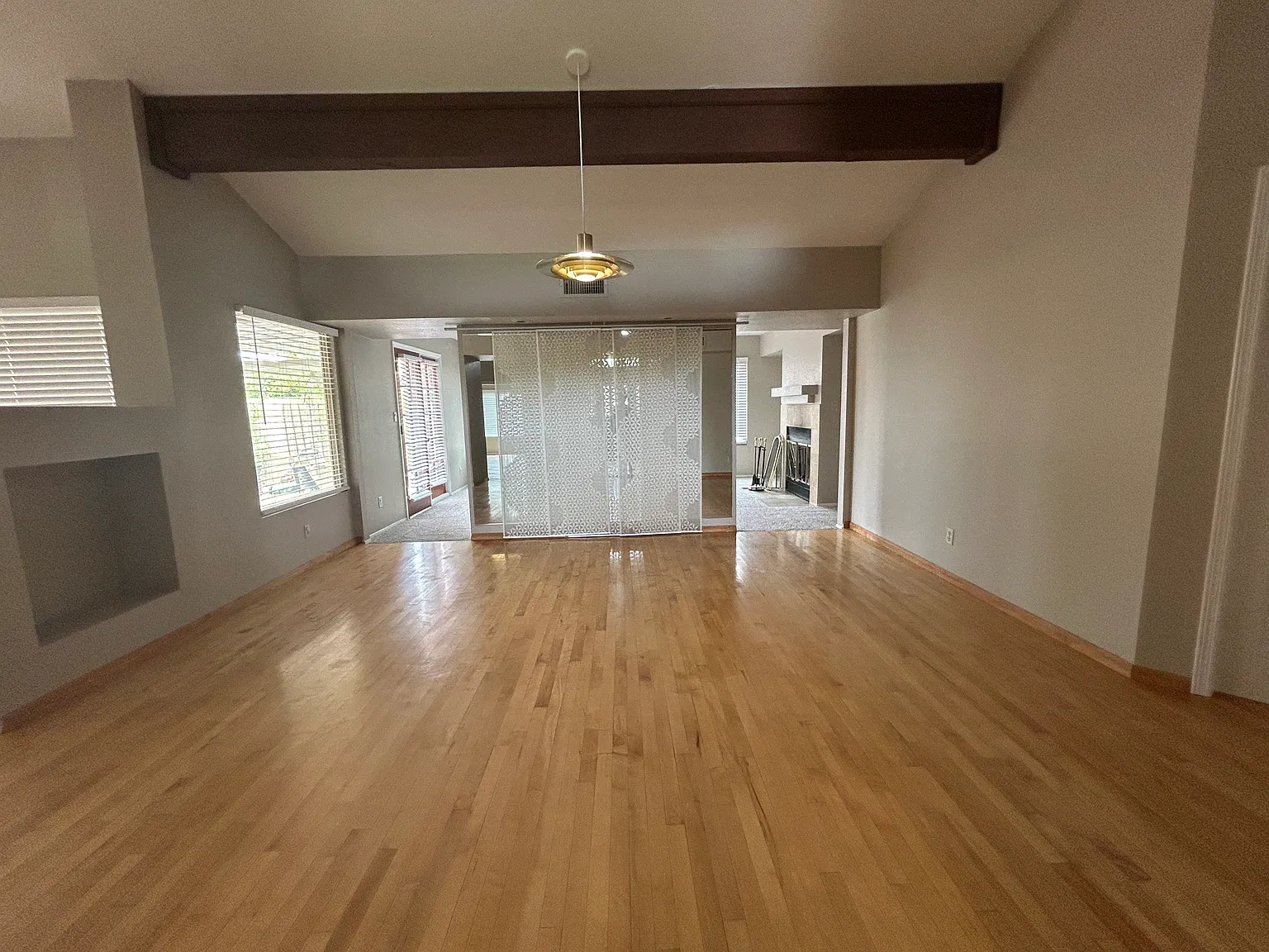 3 bed, 1897 sqft, $2,550 — Photo 4