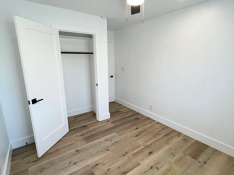 8731 La Salle St #5 — Photo 9