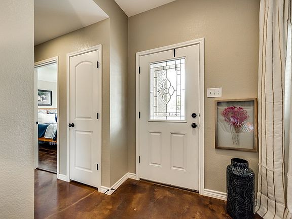 2nd image of 1609 Monterrey Dr