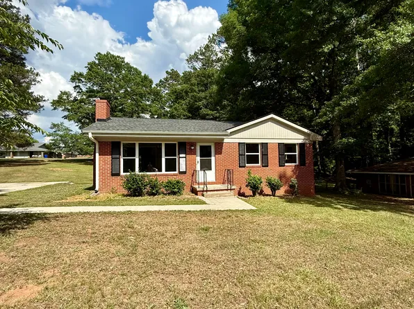 9116 Woodhaven Dr NW, Covington, GA 30014
