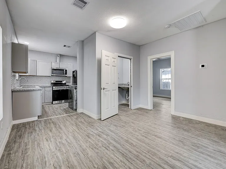 4224 Marina St — Photo 5