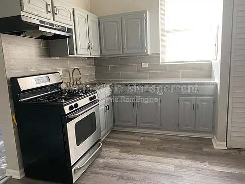 7614 S Maryland Ave #1 Photo 1
