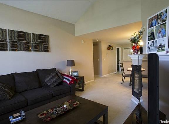 5th image of 12101 Caitlin Cir