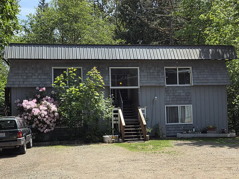 200 Cherry Ln #8 — Photo 3