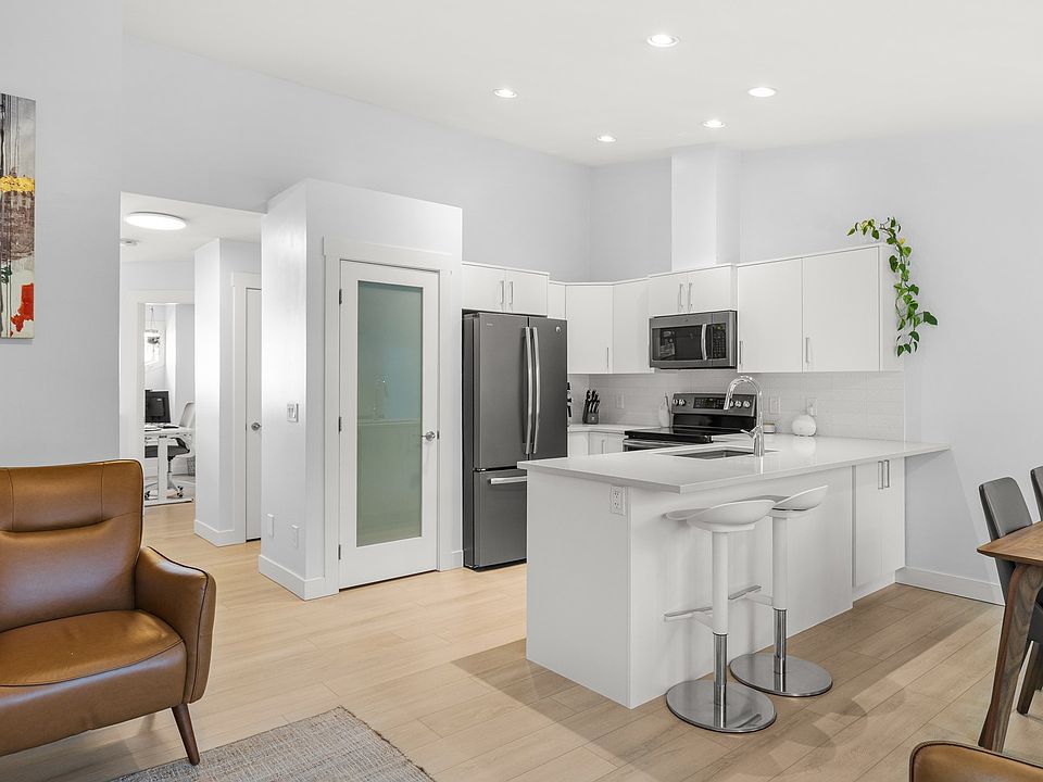 1st image of 225 Glen Park Dr #20