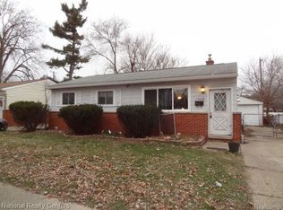 34920 Glover St, Wayne, MI 48184