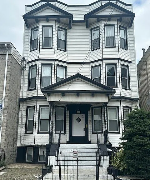 38 Clendenny Ave #1R — Photo 18