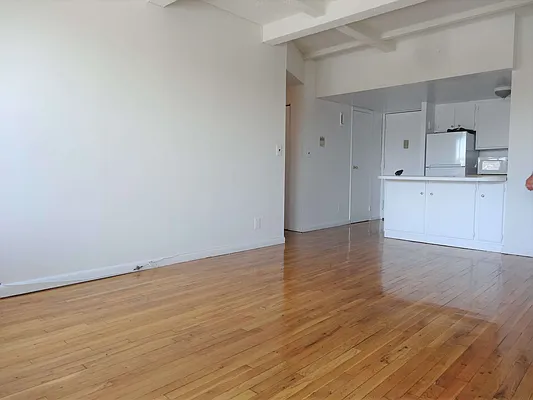 Rented by Green Home NY Realty LLC | media 20