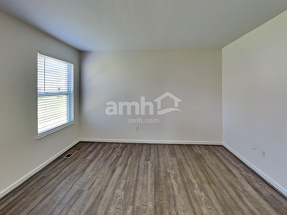 5th image of 881 Orwell St