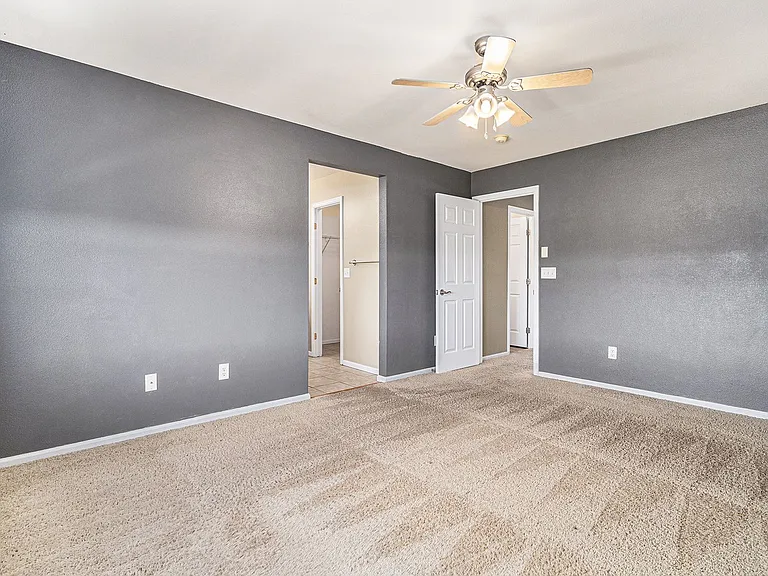 4230 Beautiful Cir — Photo 17
