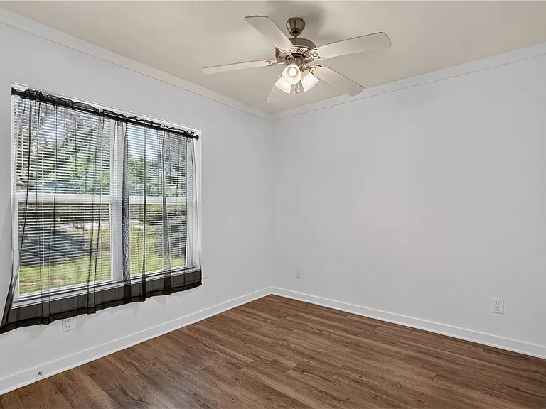 5416 Raymond Stotzer Pkwy — Photo 12