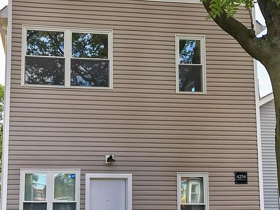 2nd image of 4254 S Artesian Ave #2R