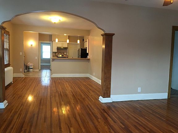 4th image of 1012 Goodrich Ave #2