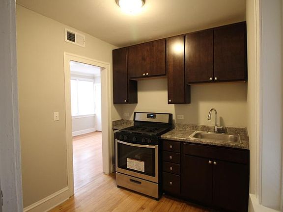 5th image of 4948 W Berteau Ave #1
