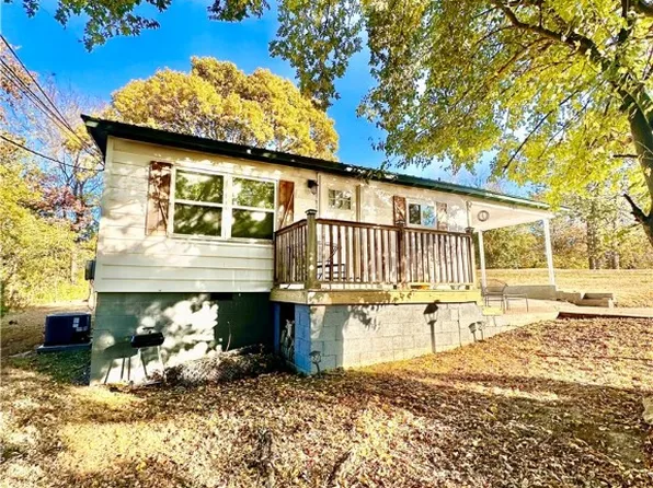 909 S Ash St, Harrison, AR 72601