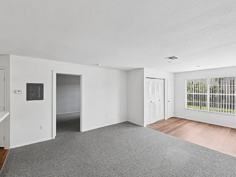 Sand Lake Pointe Apartments — Photo 17