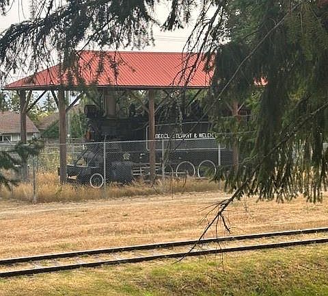 2nd image of 160 Harlech Rd