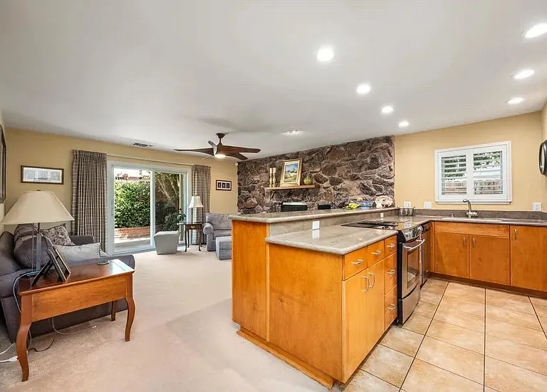 4234 Burrell Way — Photo 8