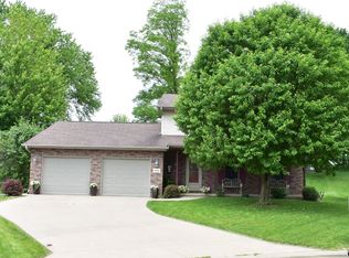 2484 Wintergreen Dr, DUBUQUE, IA 52002