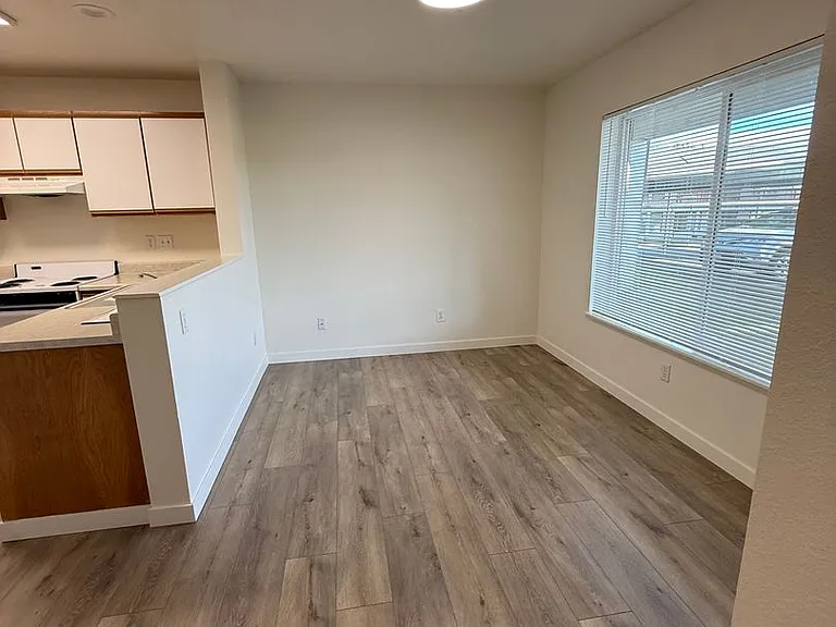 5388 N Hills Dr — Photo 3