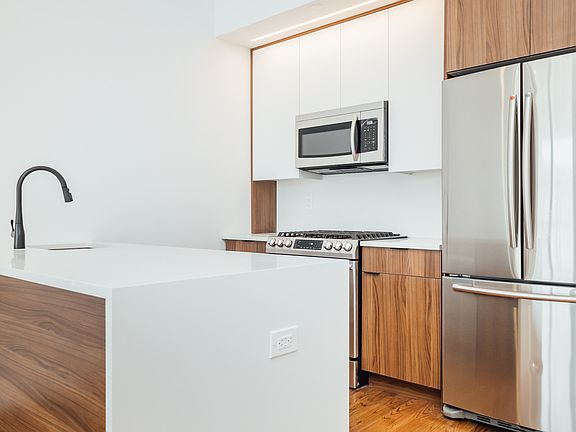 5th image of 901 Herkimer St #2C