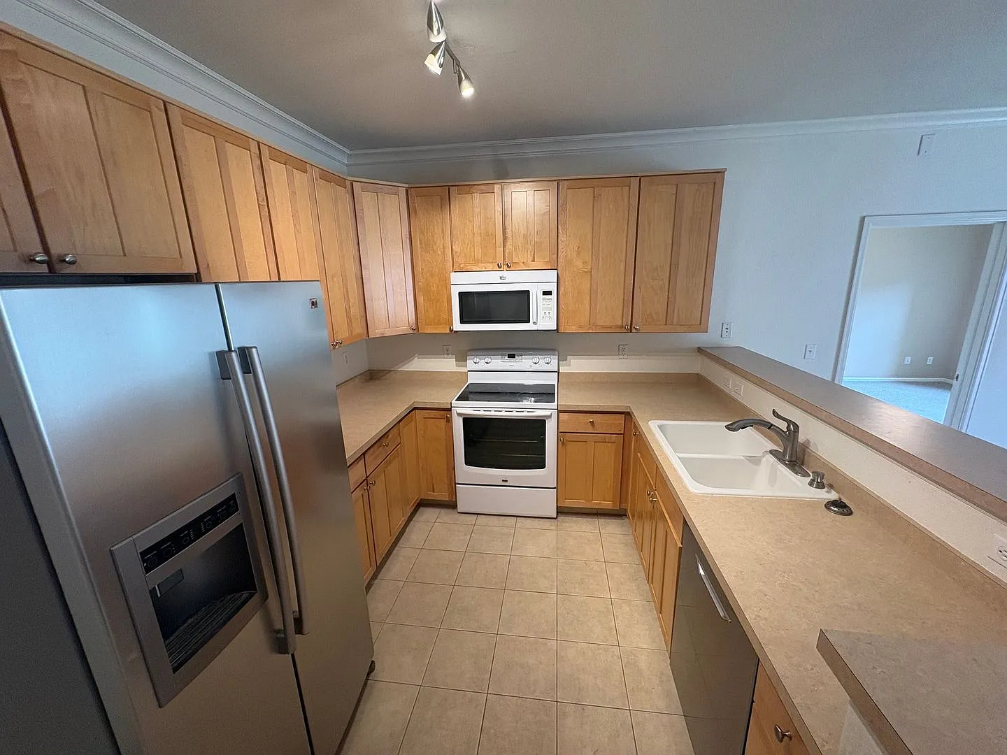 Newly updated - 2-bedroom / 2-bath Condo - Tapestry Flats at Lowry — Photo 3