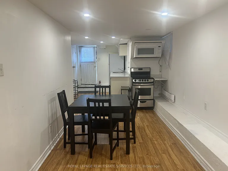 23 Kings Park Blvd #L — Photo 5