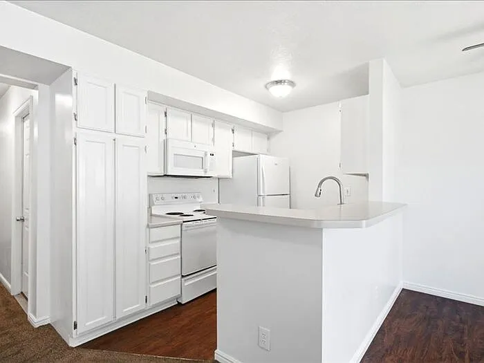 3235 W Brynwood Pine Bay — Photo 8