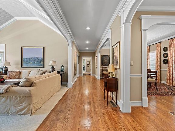 5th image of 87 Pine St