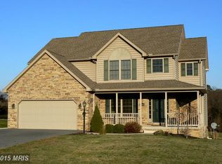 8034 Golf Vista Dr, Greencastle, PA 17225