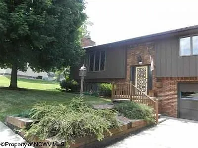 483 Aspen St photo 1