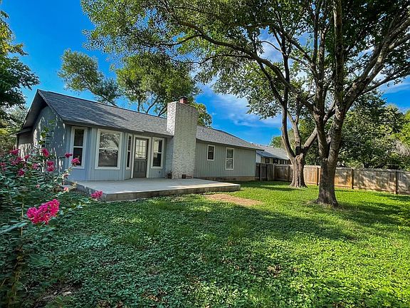 2nd image of 413 Meadowcreek Cir