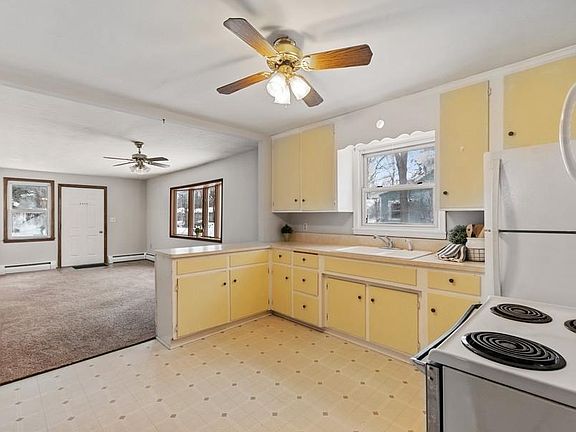 4th image of 26778 Fenwick Ave