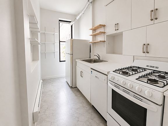 3rd image of 1980 Marmion Ave APT 2