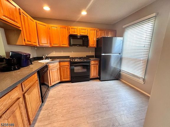 2nd image of 2805 Pinhorn Dr #1
