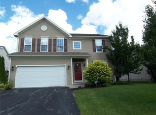 877 Surrey Hill Way, Rochester, NY 14623