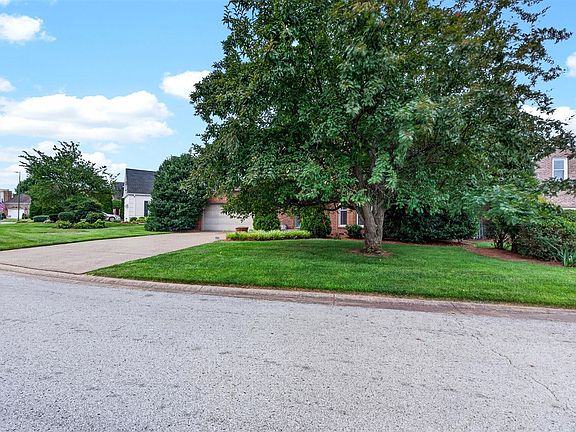 3rd image of 1104 Saint Andrews Cir