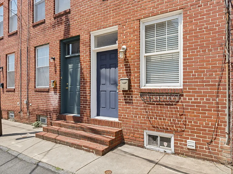928 N Bambrey St — Photo 34