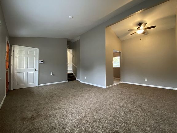 2nd image of 3974 Hammett Dr