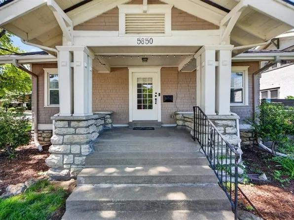 5850 Brookside Blvd, Kansas City, MO 64113